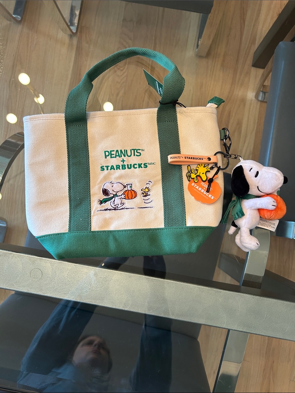 Starbucks x PEANUTS 🥜 💚‼️ Green & Cream Canvas Tote and Snoopy Plush Bag Charm